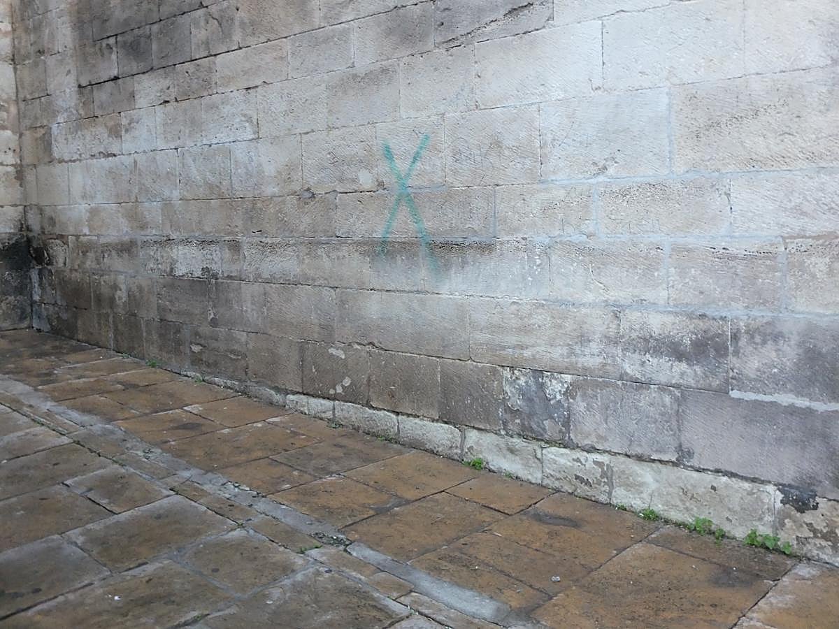 Las pintadas ensucian la Catedral