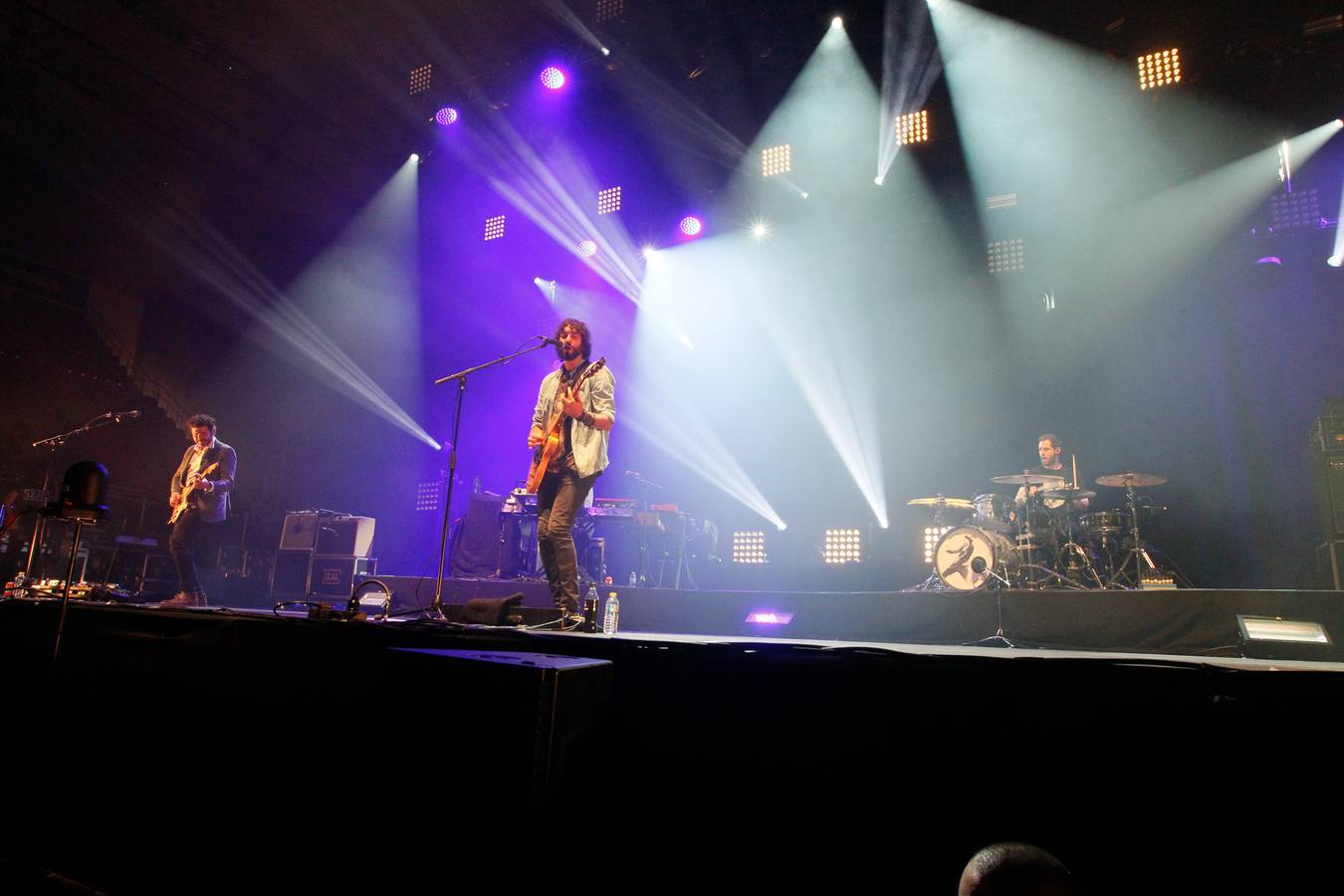 Izal llena de energía el Palacio de los Deportes