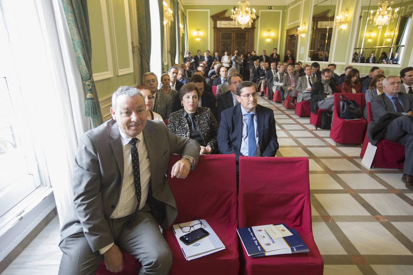 Las instituciones se conjuran en el I Foro Granada-Motril