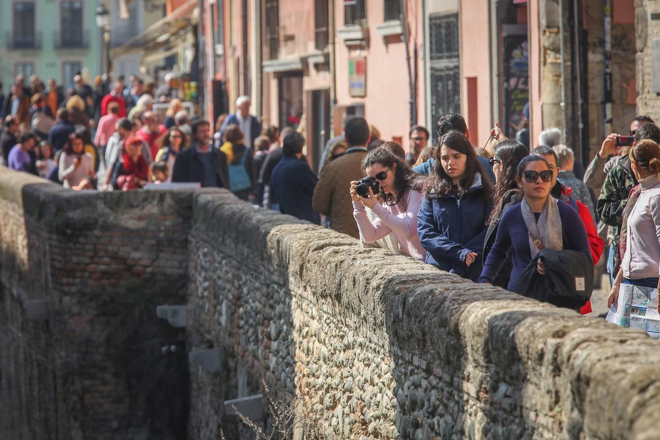 Granada se llena de turistas