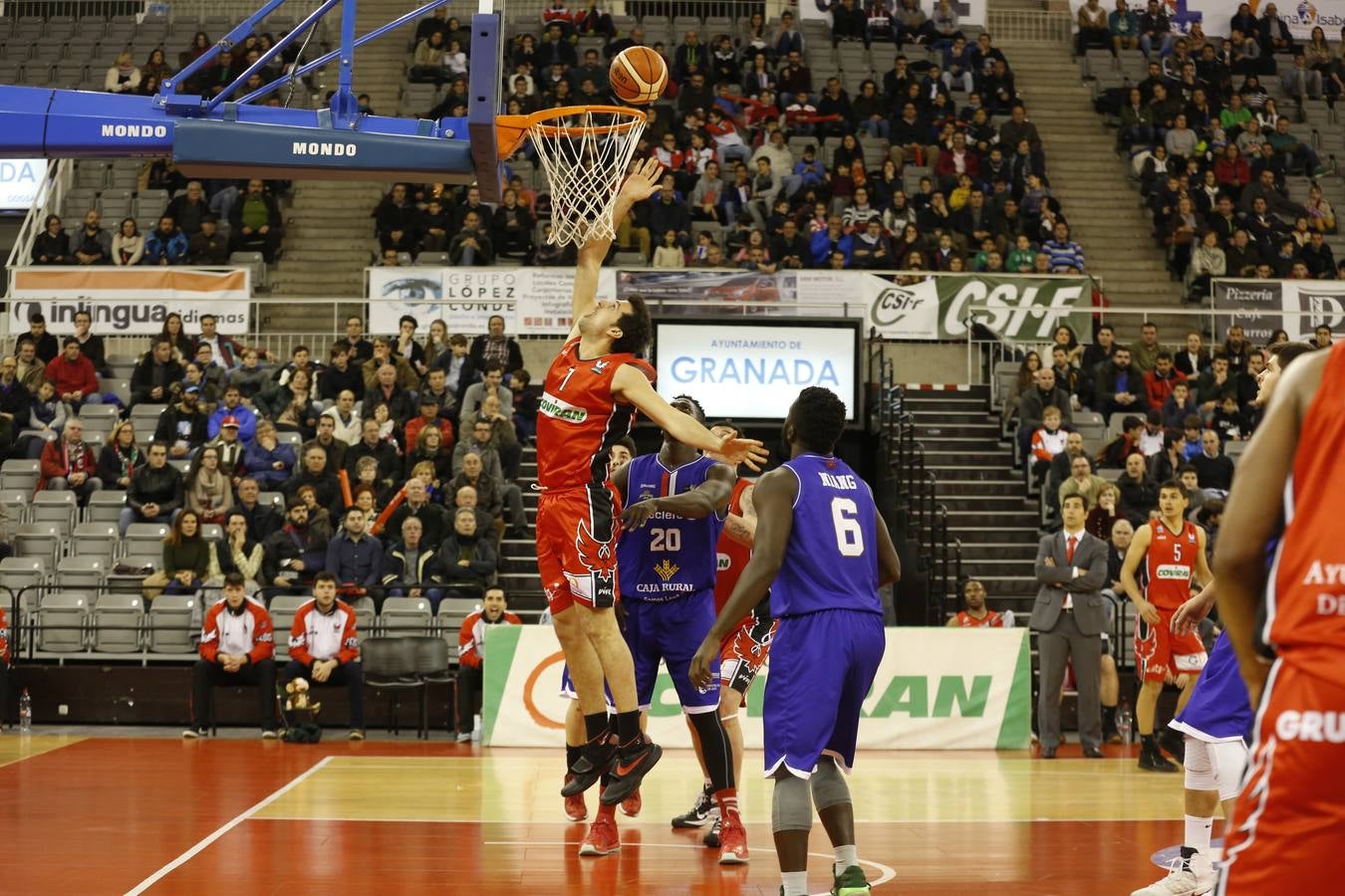 La holgada victoria del Coviran Granada