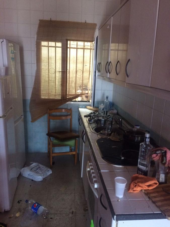 Así quedó la casa rural de Granada destrozada por una fiesta de 23 adolescentes