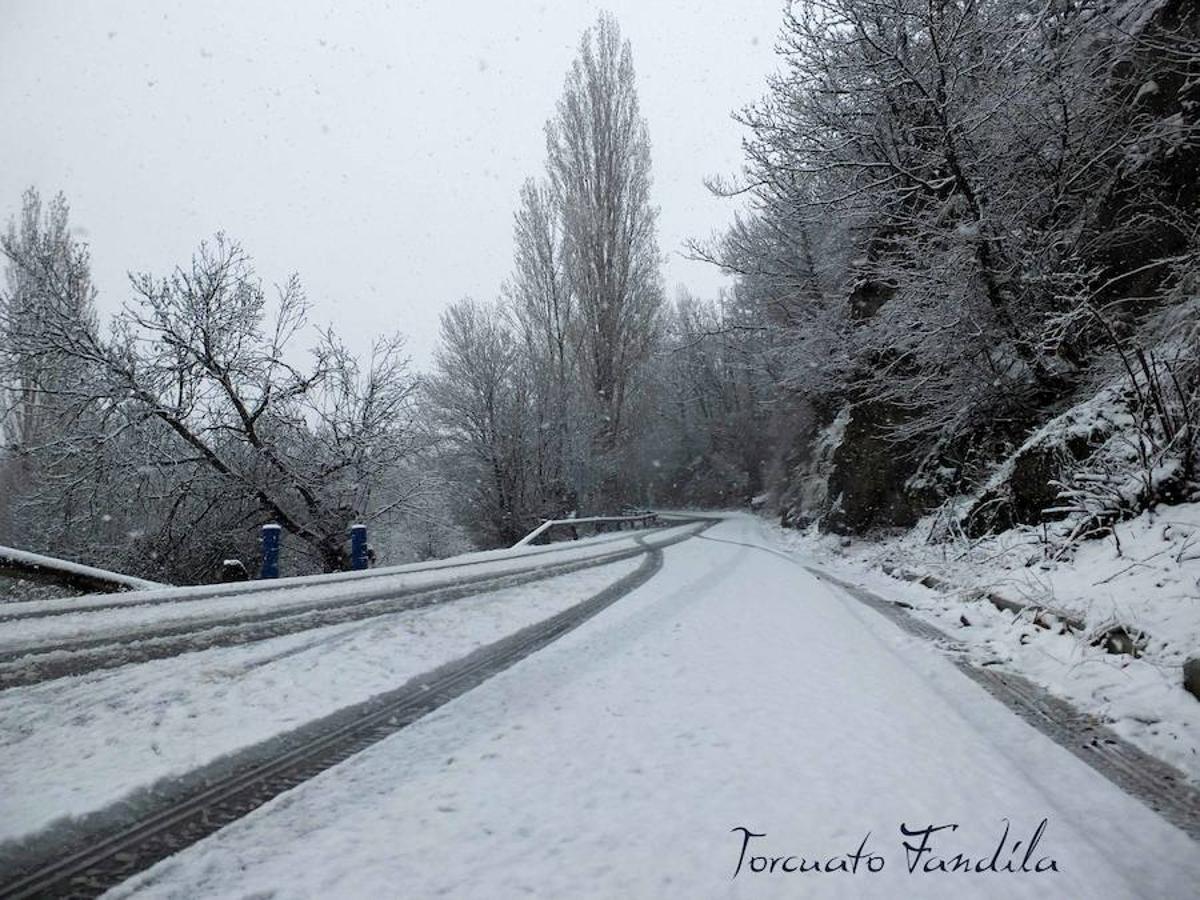 La comarca de Guadix queda cubierta de nieve