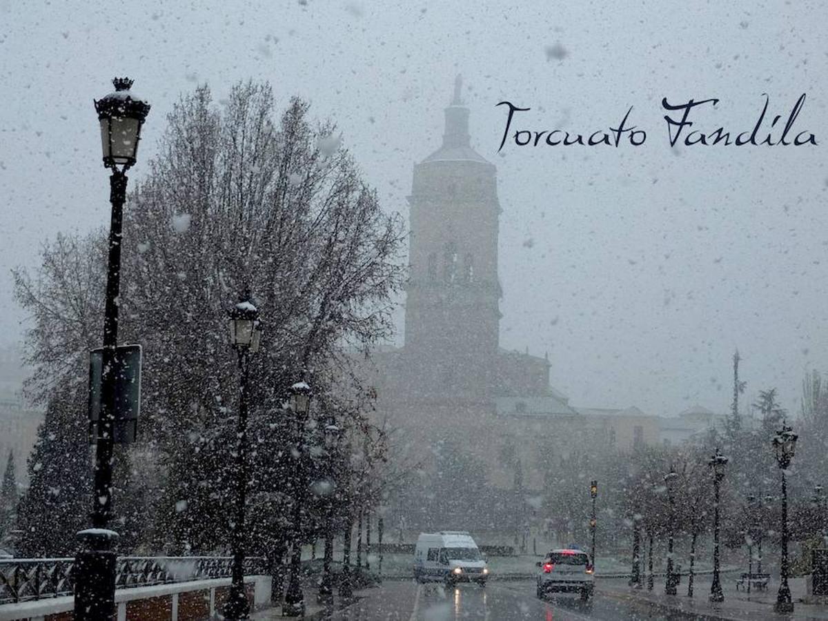 La comarca de Guadix queda cubierta de nieve