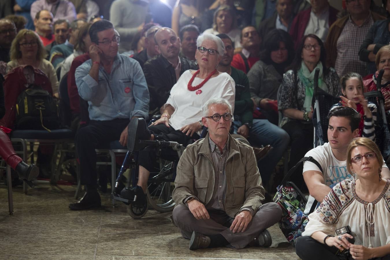 Baño de masas de Pedro Sánchez en Granada