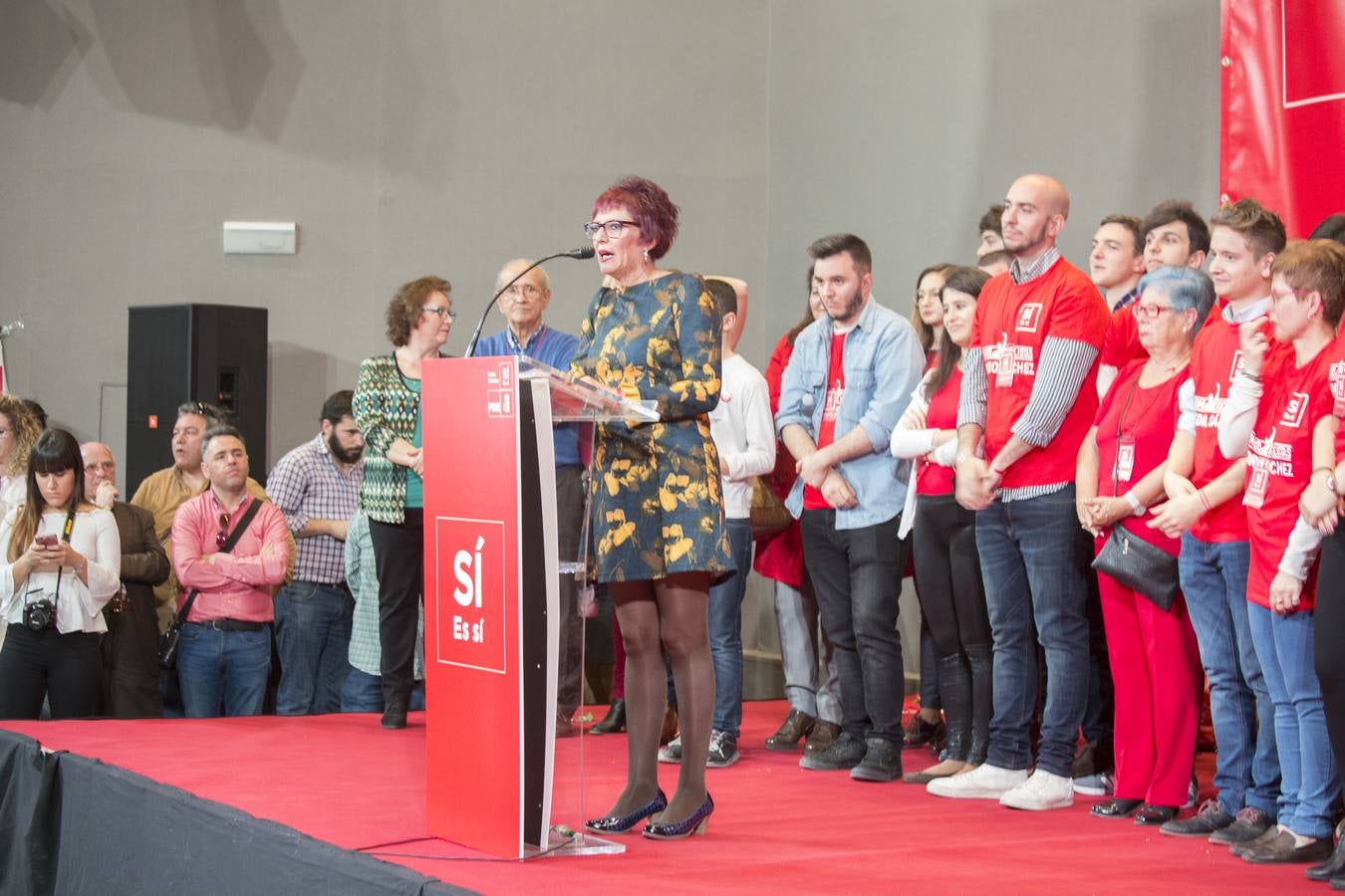 Baño de masas de Pedro Sánchez en Granada