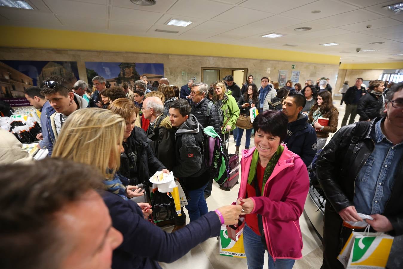 El primer vuelo desde Milán llega a Granada