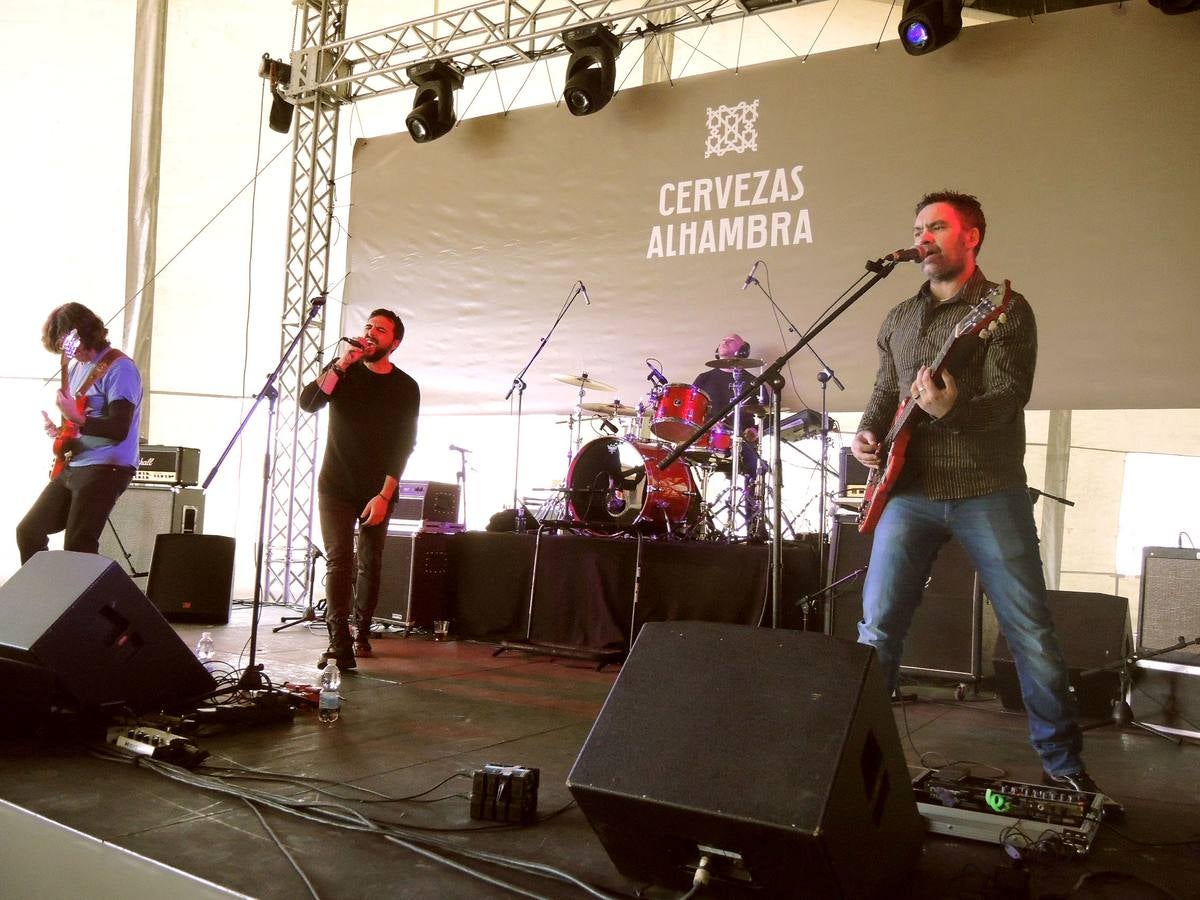 Calles abarrotadas de gente y cultura con Granada Experience y la Noche en Blanco