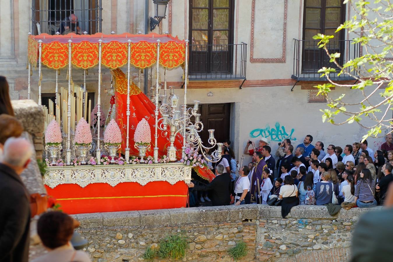 Los Dolores llenó la Carrera del Darro