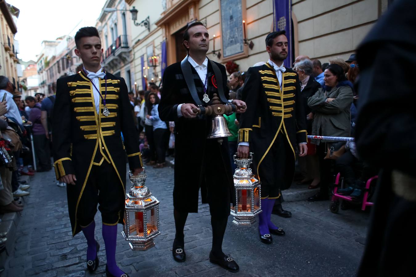 Campanas de luto para el Sagrado Protector