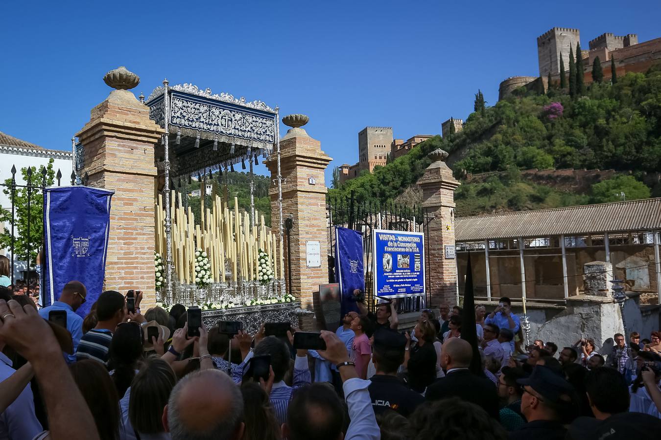 Concha, la cofradía que ve la Alhambra