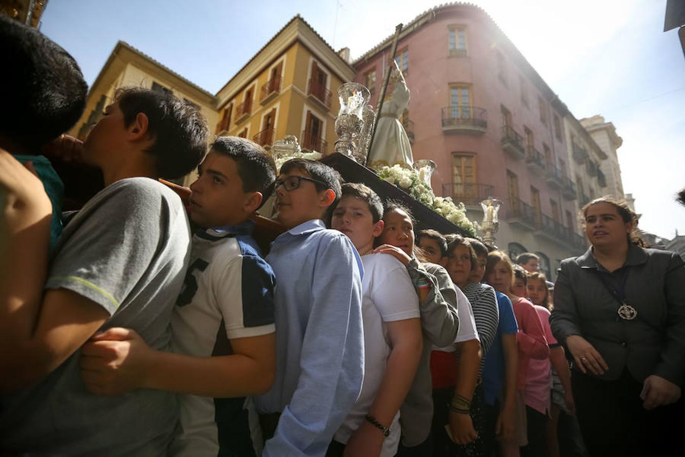 Los Facundillos procesionaron por Granada