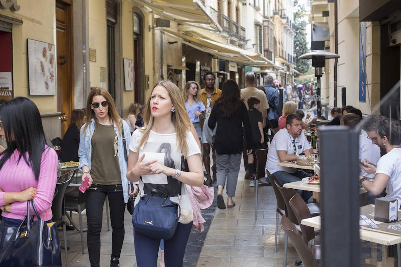 Granada despide una Semana Santa  histórica con el cartel de lleno técnico