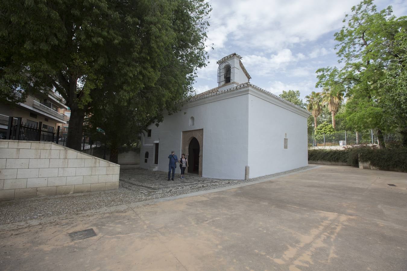 Las colas adornan el Día de los Monumentos