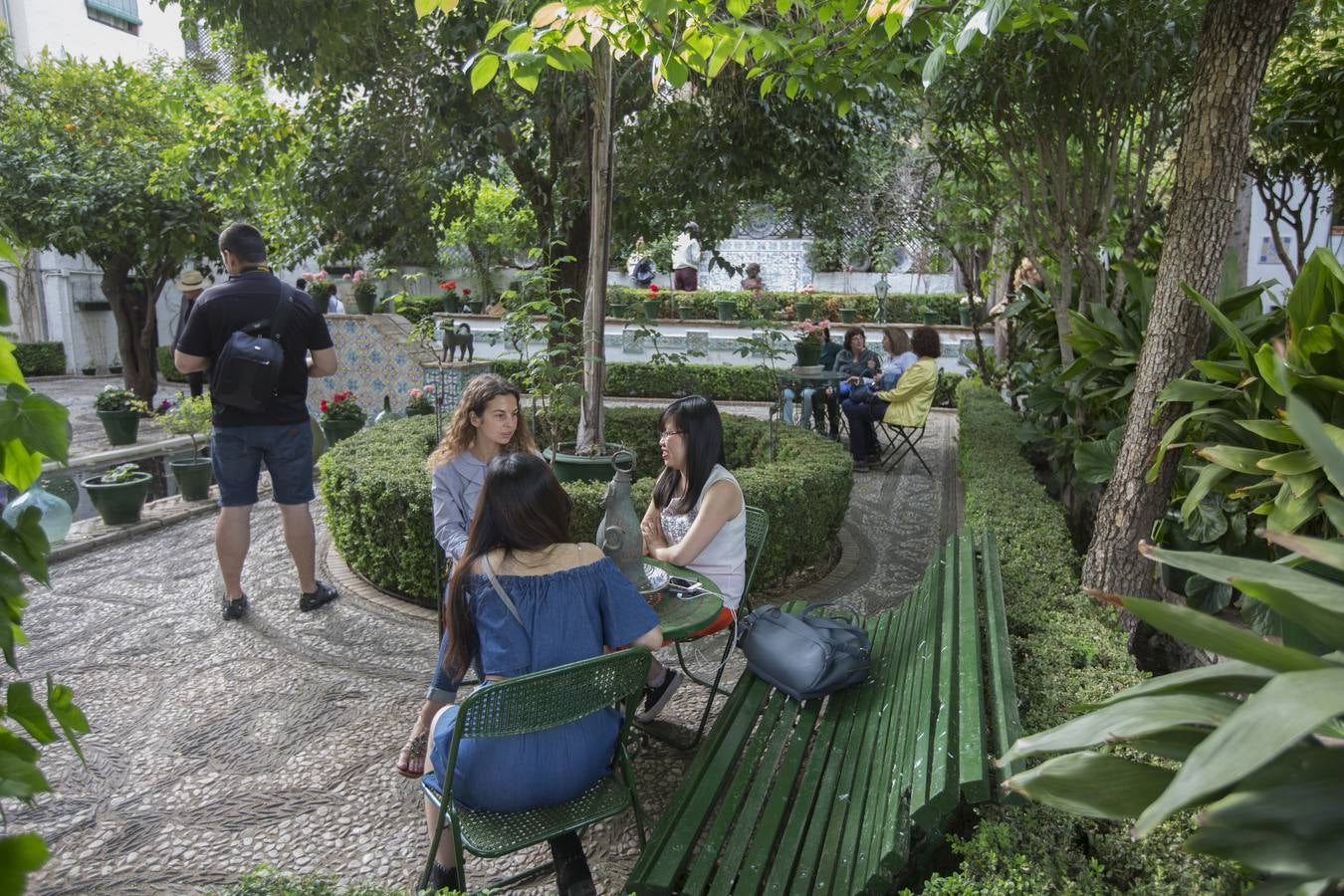 Las colas adornan el Día de los Monumentos