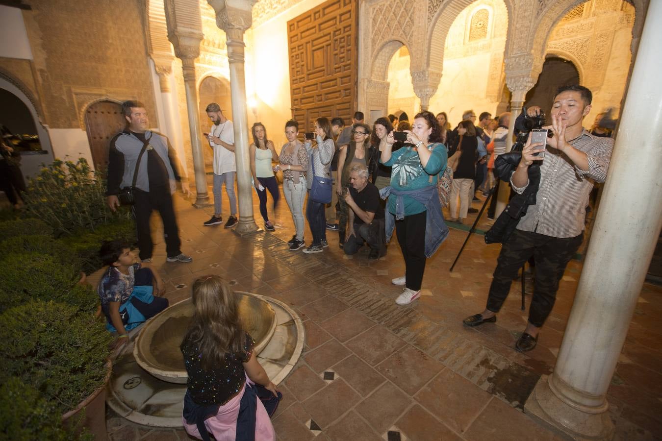 Las colas adornan el Día de los Monumentos