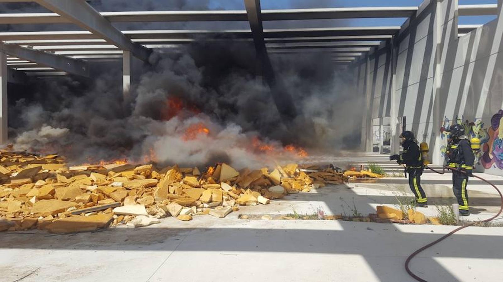 Incendio en la fábrica de Dhul en Jaén