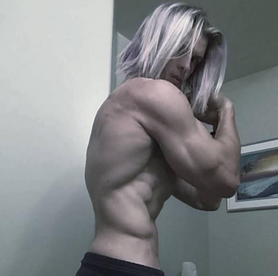 Se gasta miles de dólares para parecerse a &#039;Trunks&#039; de Dragon Ball