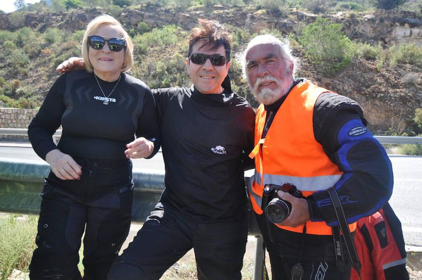 Medio millar de moteros homenajean a los compañeros que perdieron la vida en la carretera