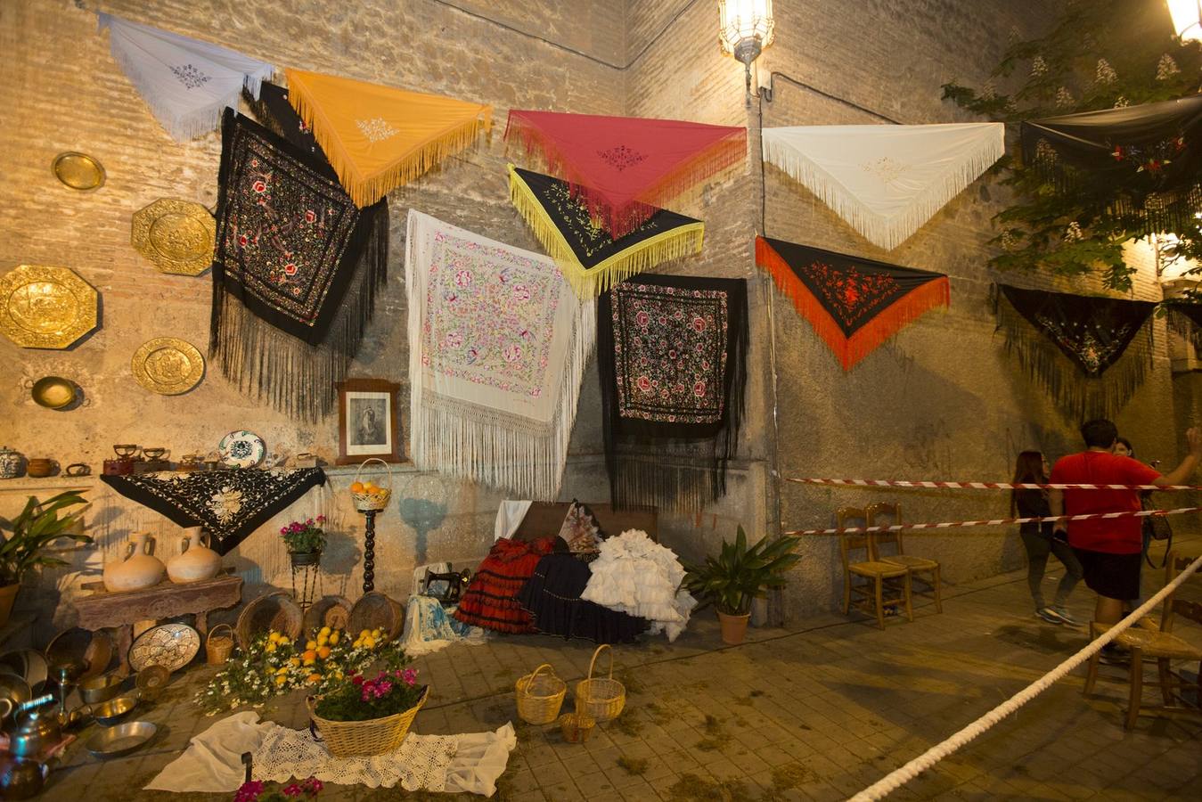 Primer premio de calles y plazas para la Hermandad del Nazareno y la Merced (plaza Luis Rosales)