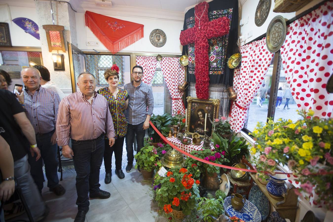 Segundo premio de escaparates para el bar Los Arcos