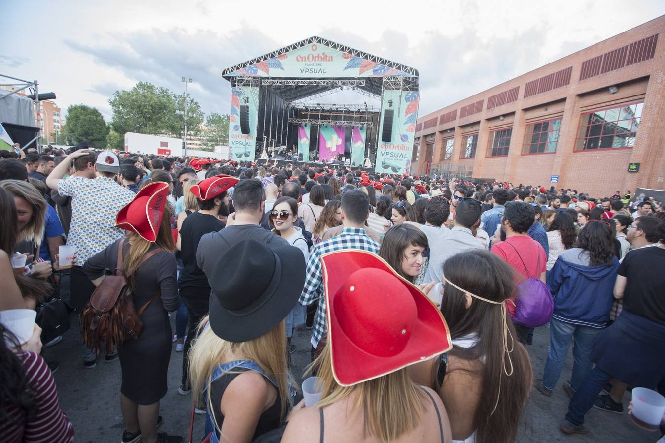 En Órbita, bajo el sol