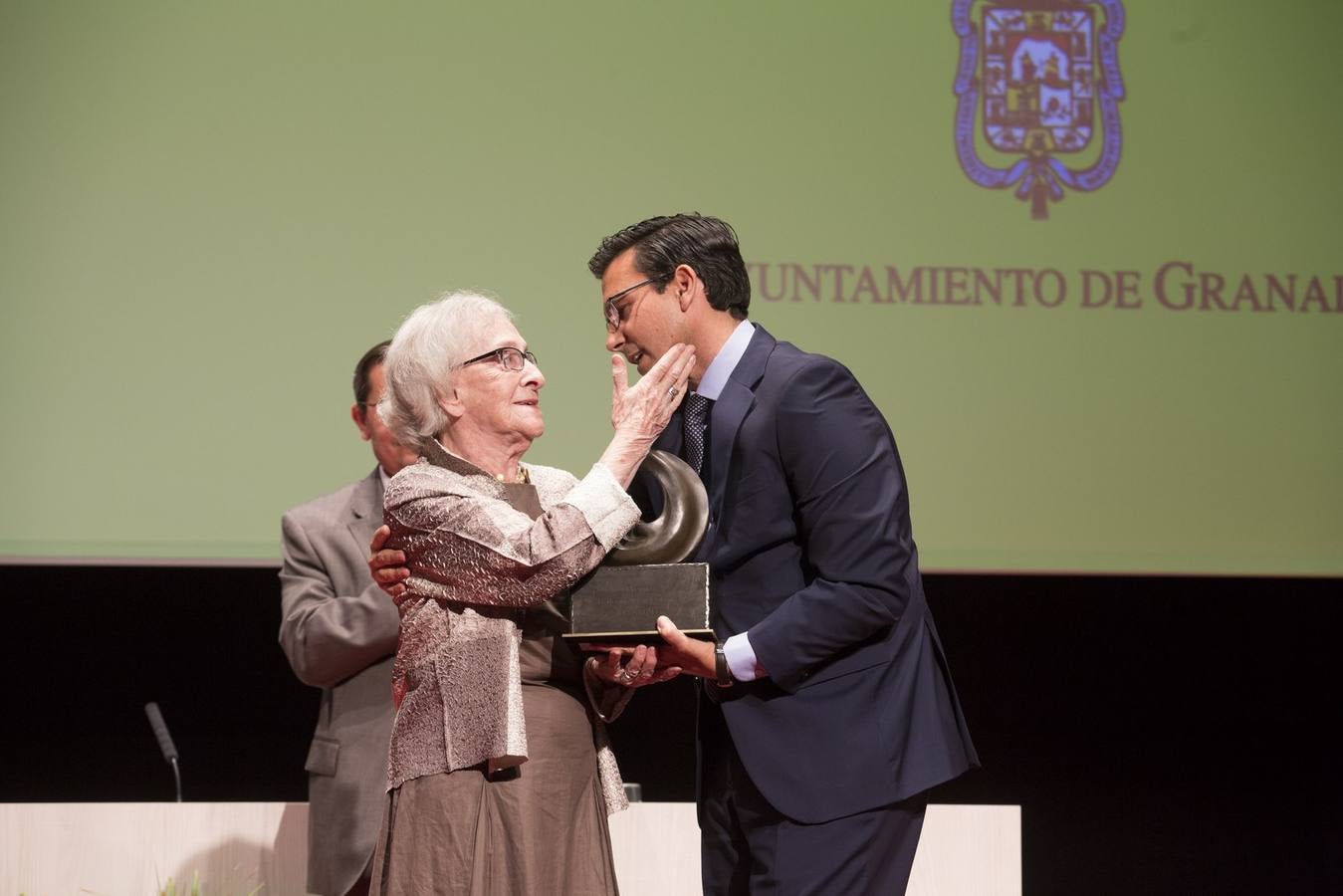Ida Vitale recalca el poder hipnótico de Federico al recoger el Premio García Lorca