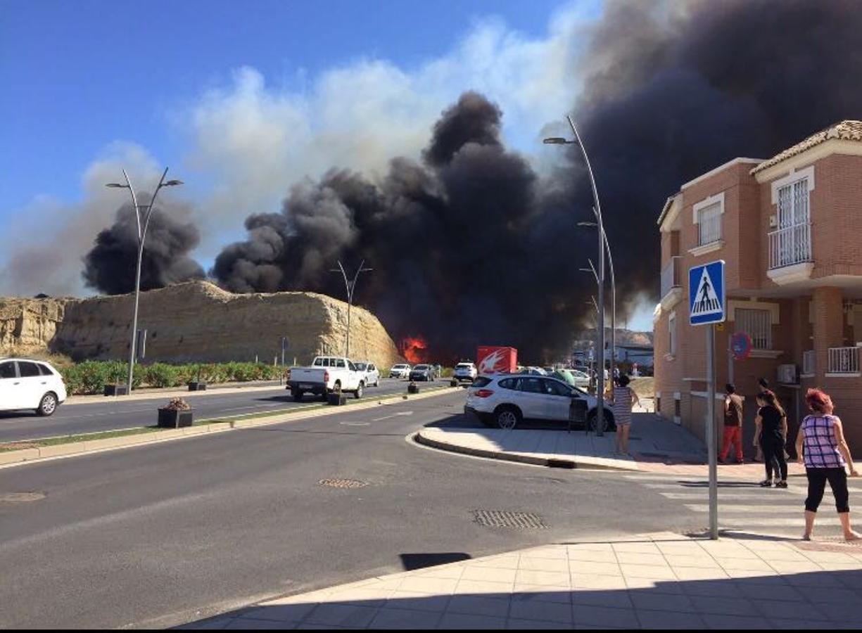 Se desata un incendio en Huércal de Almería