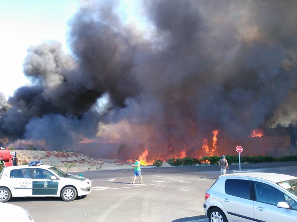 Se desata un incendio en Huércal de Almería