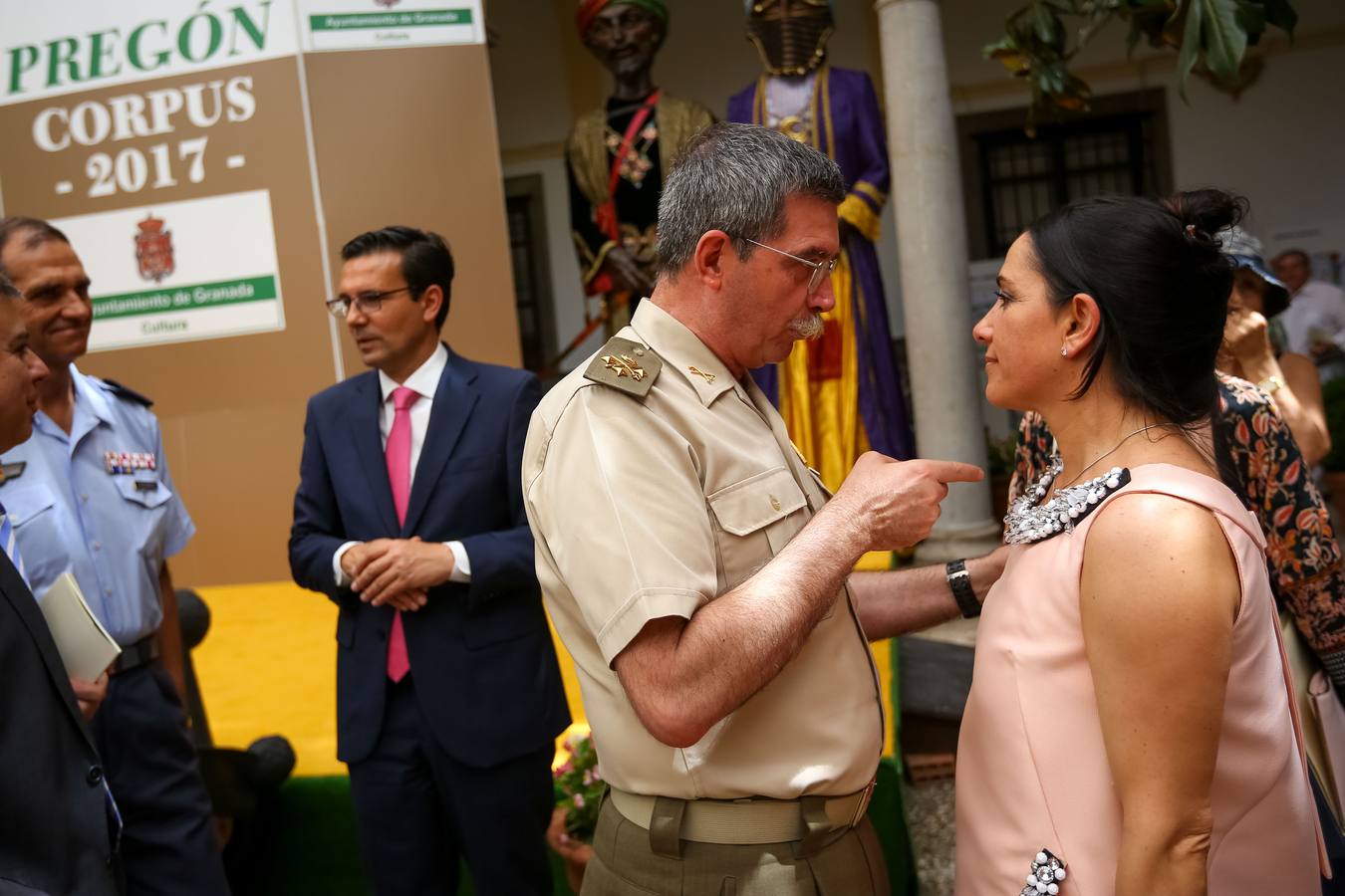 &quot;¡Granadinos! Fe y jolgorio, y a disfrutar la fiesta&quot;