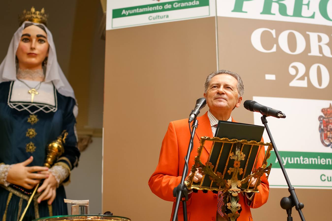 &quot;¡Granadinos! Fe y jolgorio, y a disfrutar la fiesta&quot;