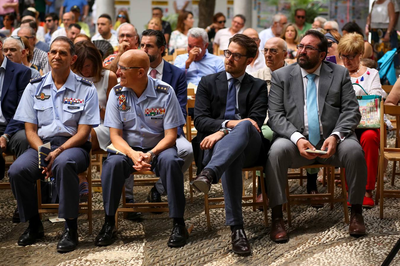 &quot;¡Granadinos! Fe y jolgorio, y a disfrutar la fiesta&quot;