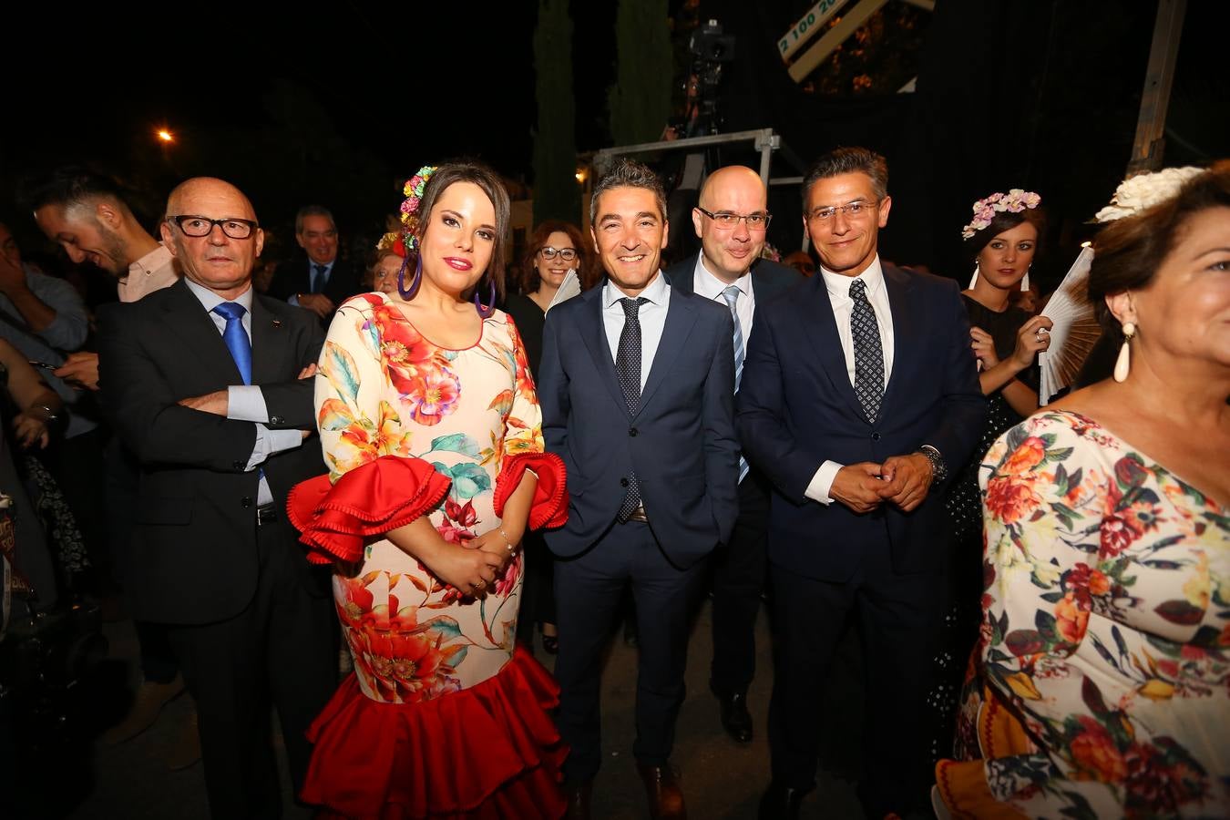 Brilla de noche más que el sol