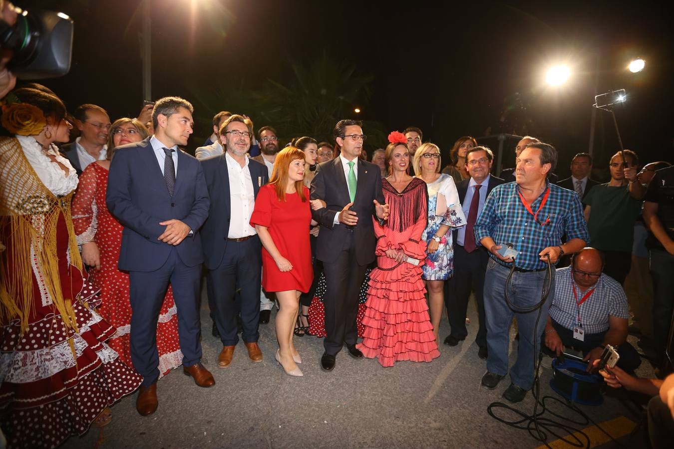 Brilla de noche más que el sol