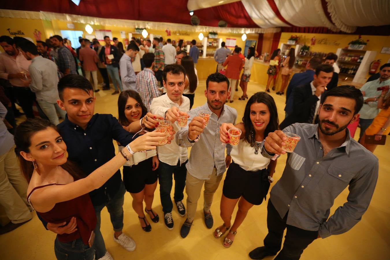 Brilla de noche más que el sol