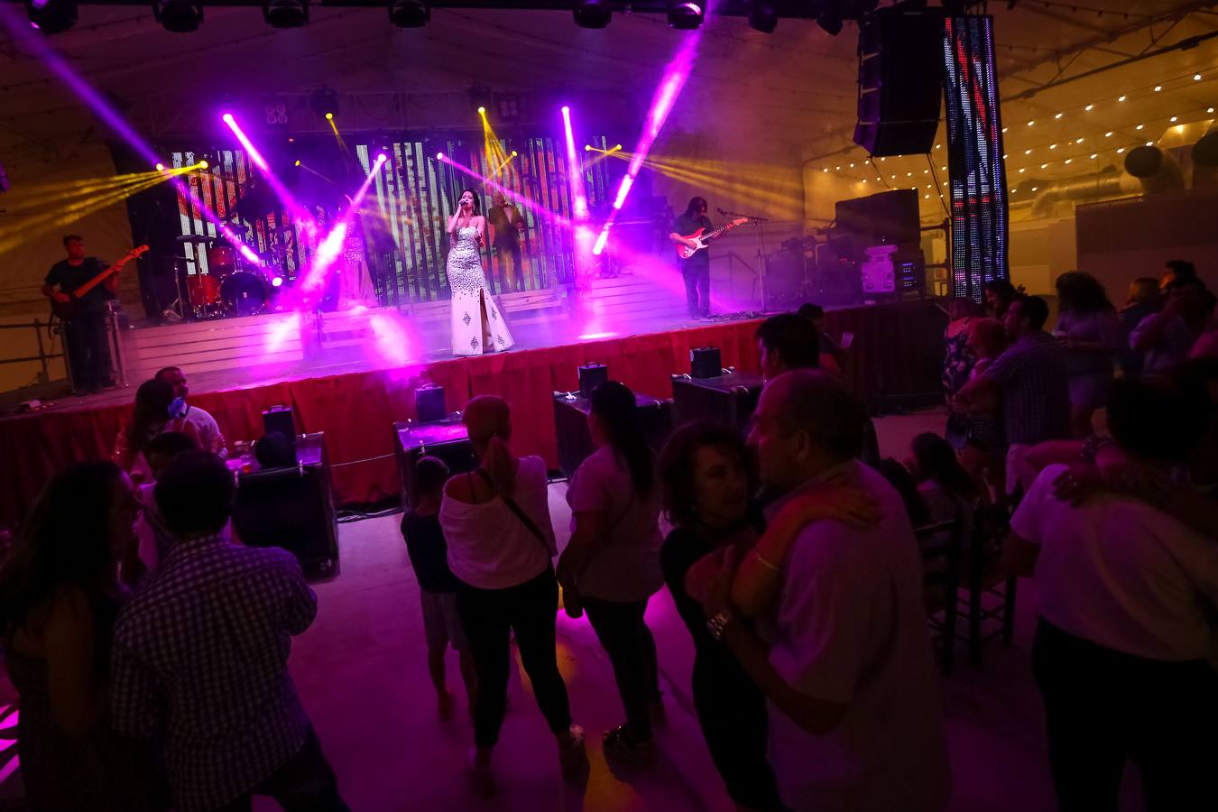 Primera noche de feria en Almanjáyar