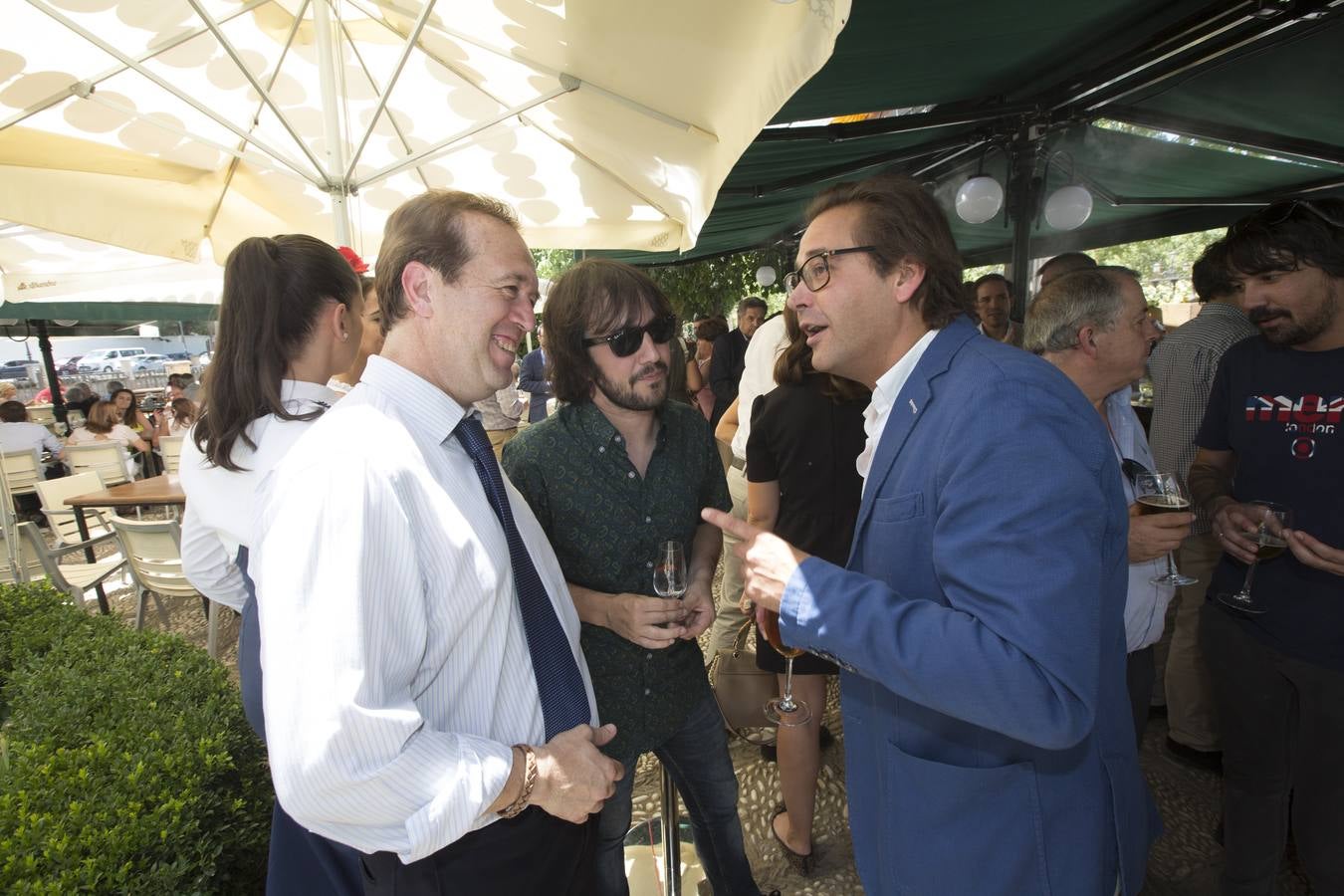 Y aquí estamos de nuevo