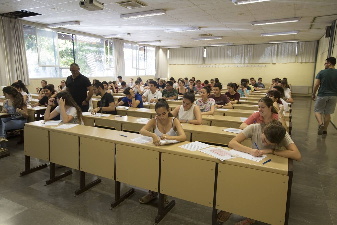 Los nervios afloran en el primer día de Selectividad