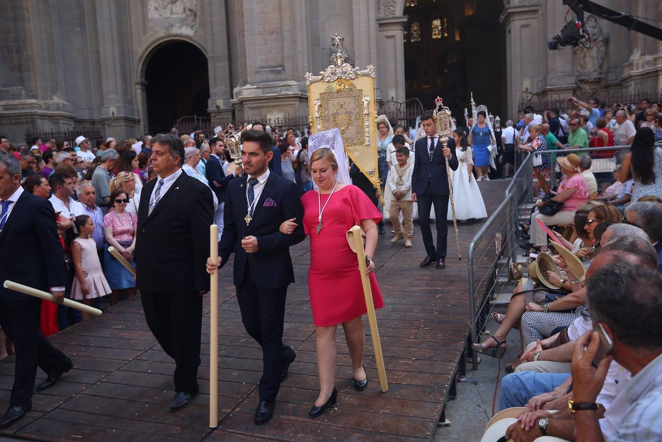 La procesión marca el día grande del Corpus (I)