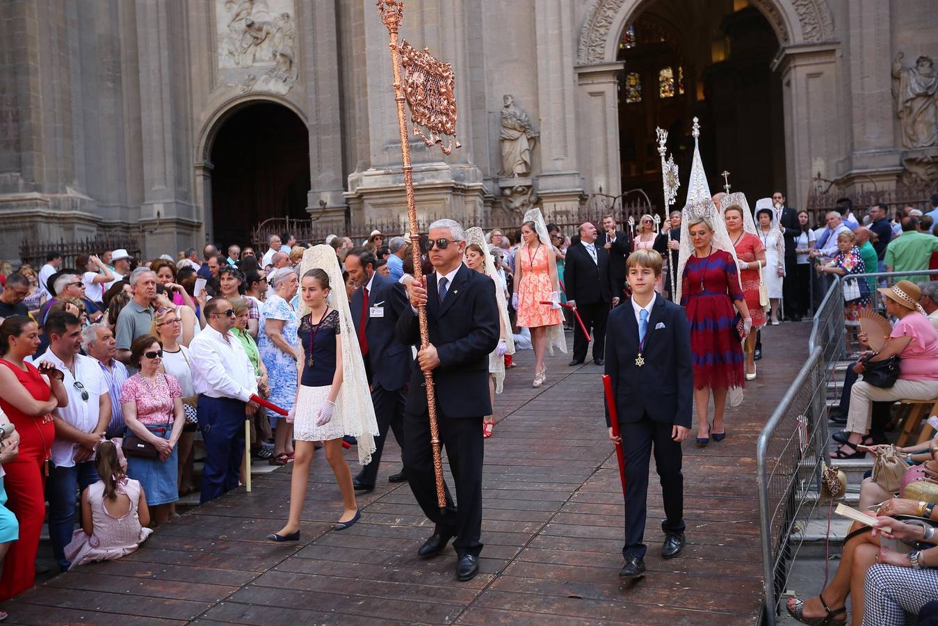 La procesión marca el día grande del Corpus (I)