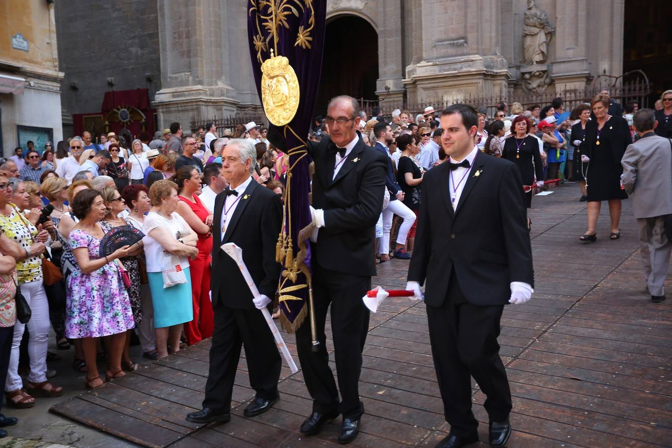 La procesión marca el día grande del Corpus (I)