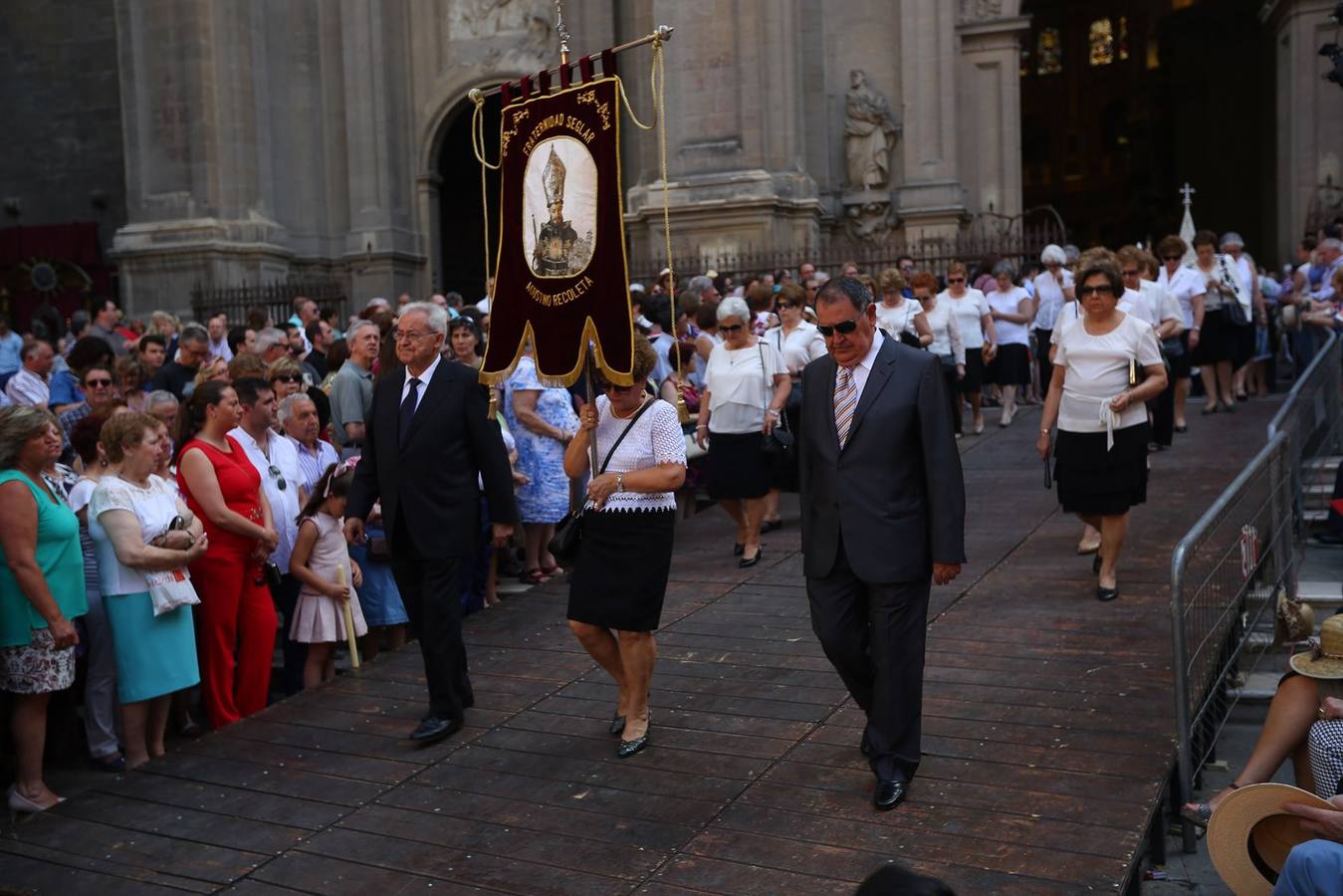 La procesión marca el día grande del Corpus (I)