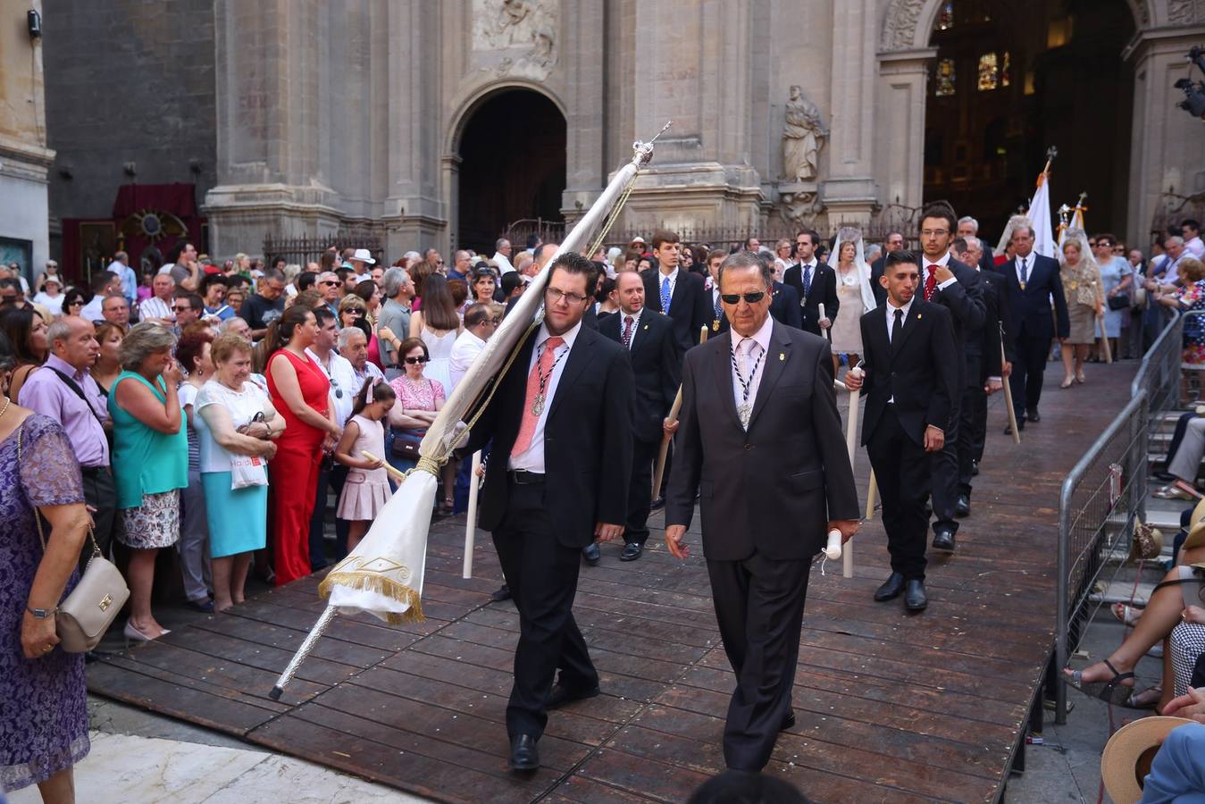 La procesión marca el día grande del Corpus (I)