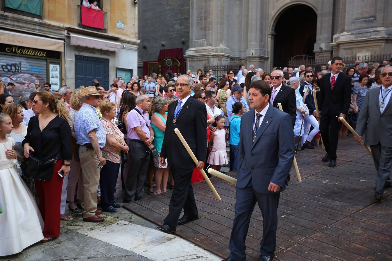 La procesión marca el día grande del Corpus (II)