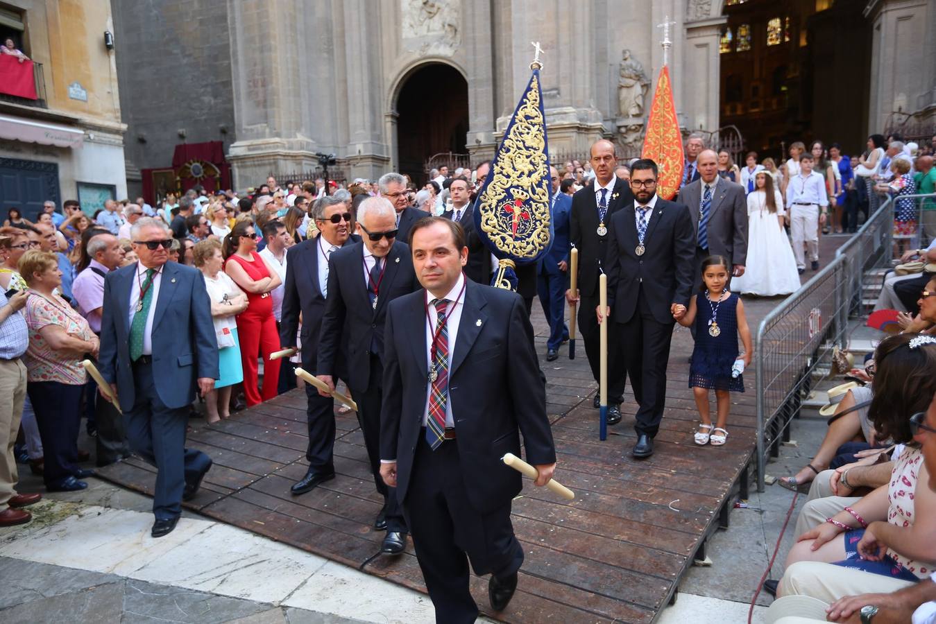 La procesión marca el día grande del Corpus (II)