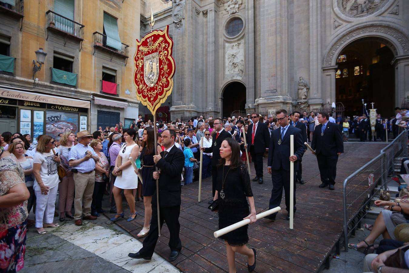 La procesión marca el día grande del Corpus (II)