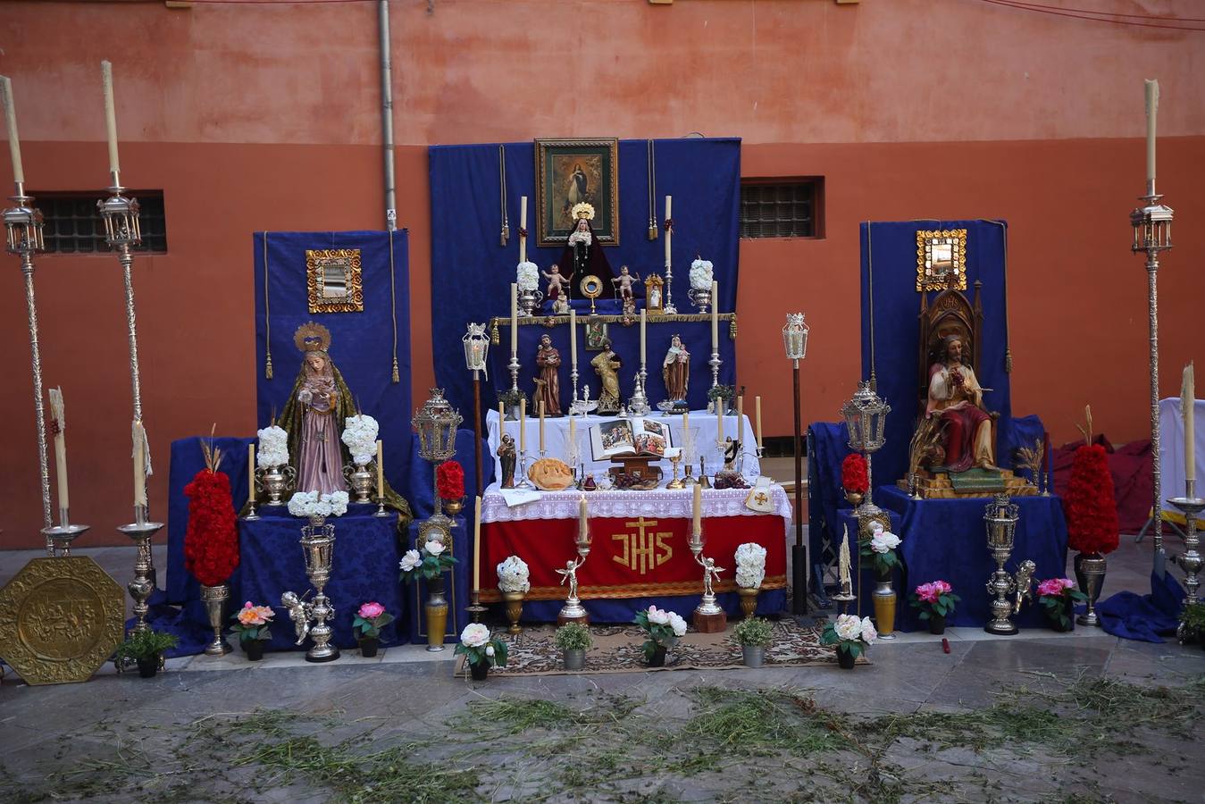 La procesión marca el día grande del Corpus (III)