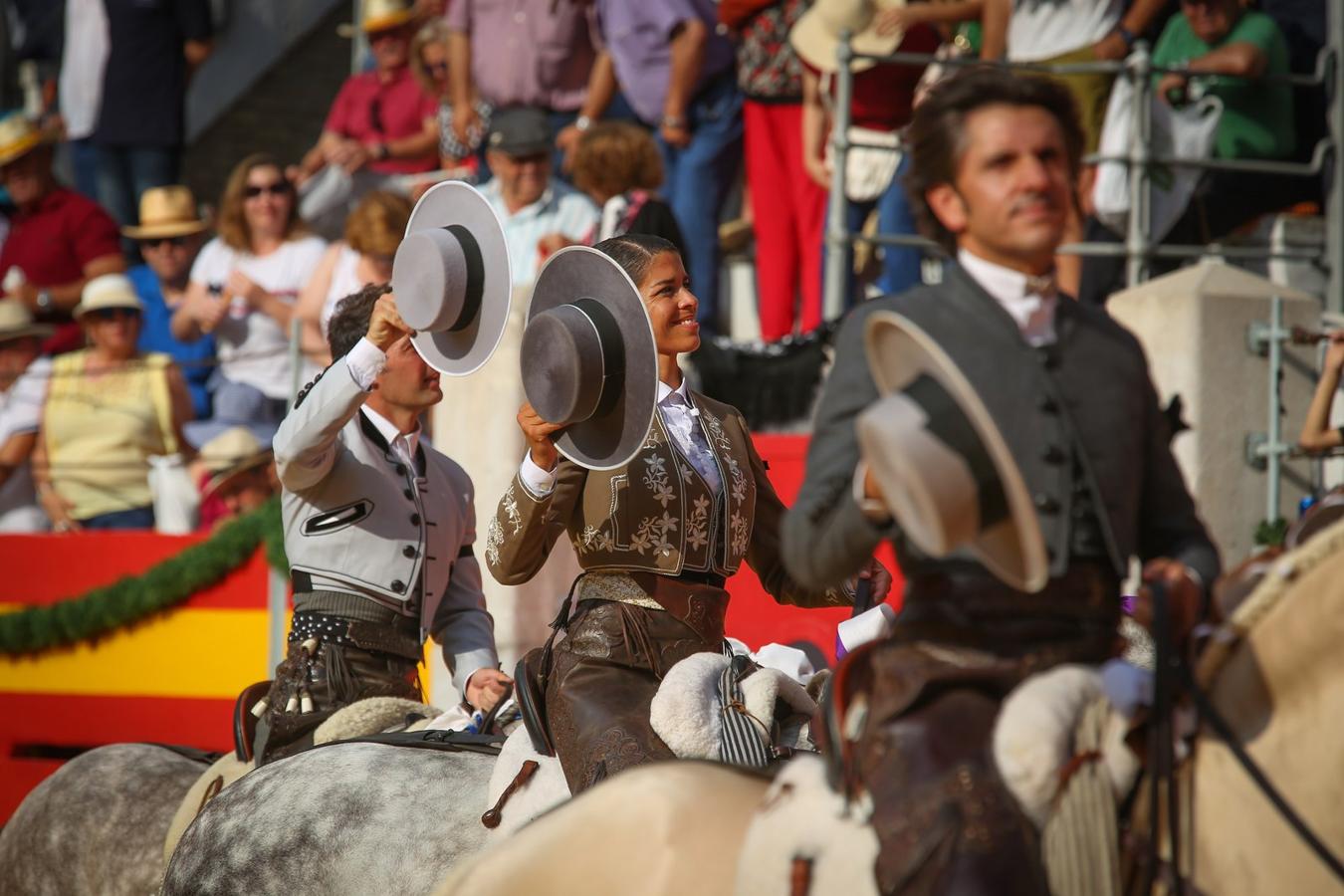 A pie por la Puerta Granda