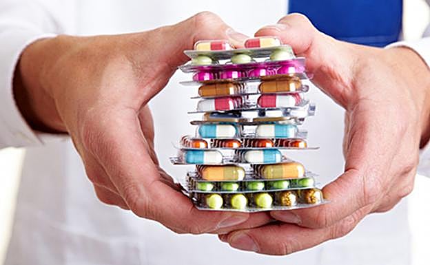 Los 7 serios peligros de automedicarte