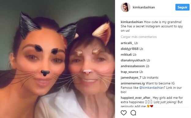 Kim Kardashian sube una foto a Stories con las famosas orejas de gato.